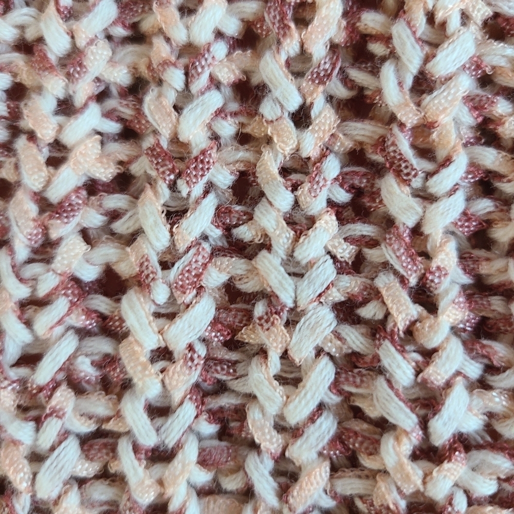 Moon & Madison Crochet Look Tank in White/Cream/Red - Size M - Picture 6 of 7